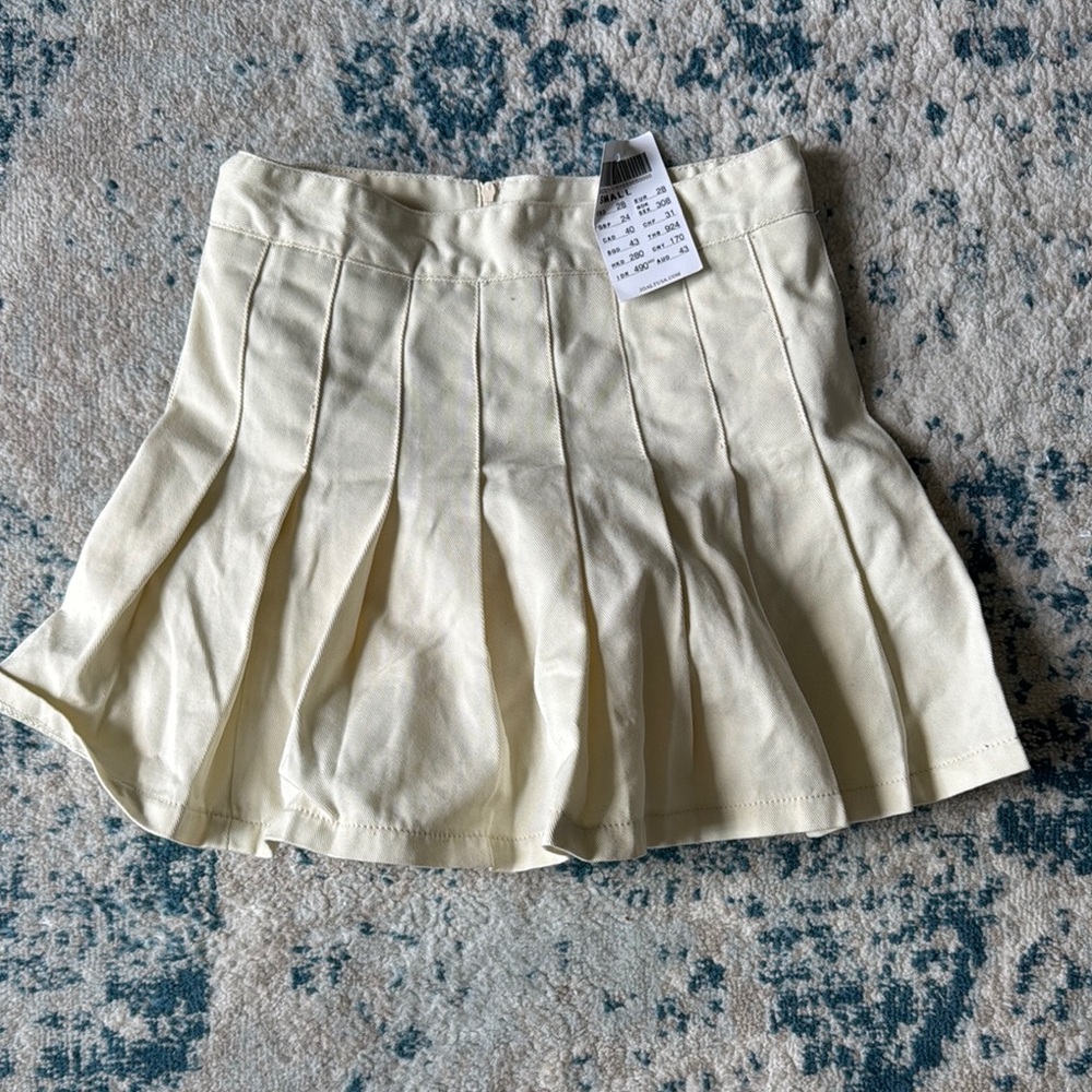 Brandy Melville Cream Pleated Women's Skirt